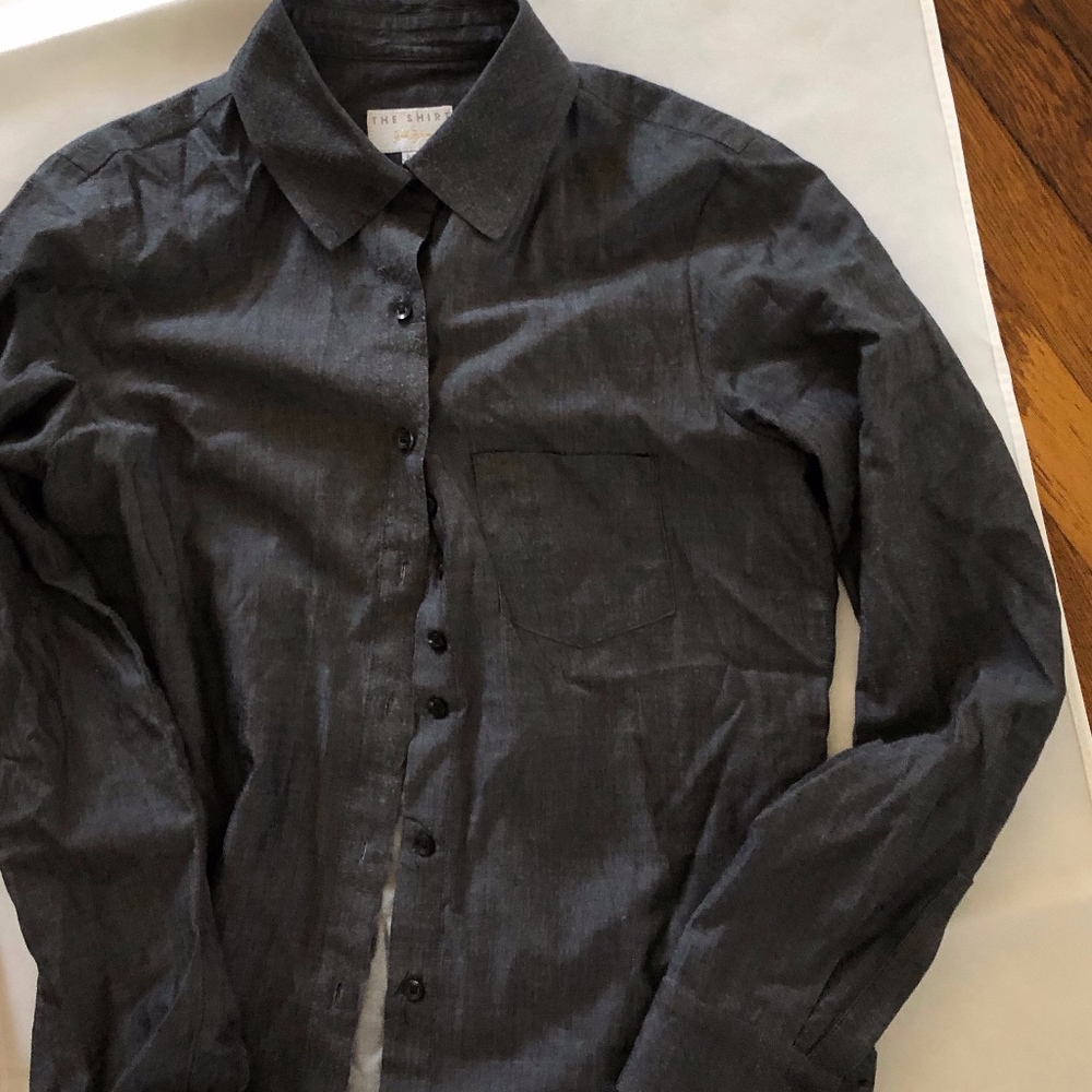 Button Down Shirt in a pretty denim/grey